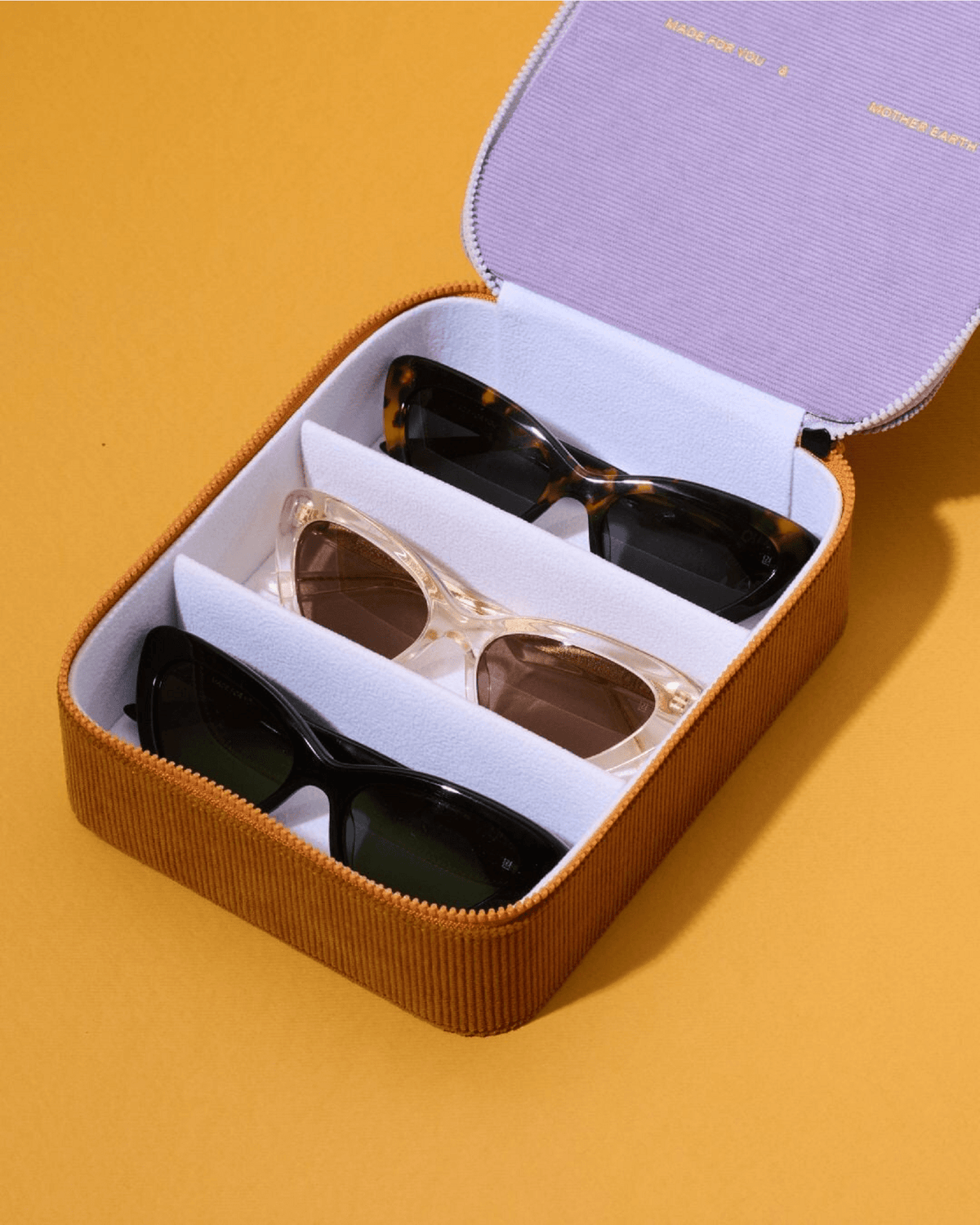 Ollu Trio frame holder, a tray for storing three pairs of glasses