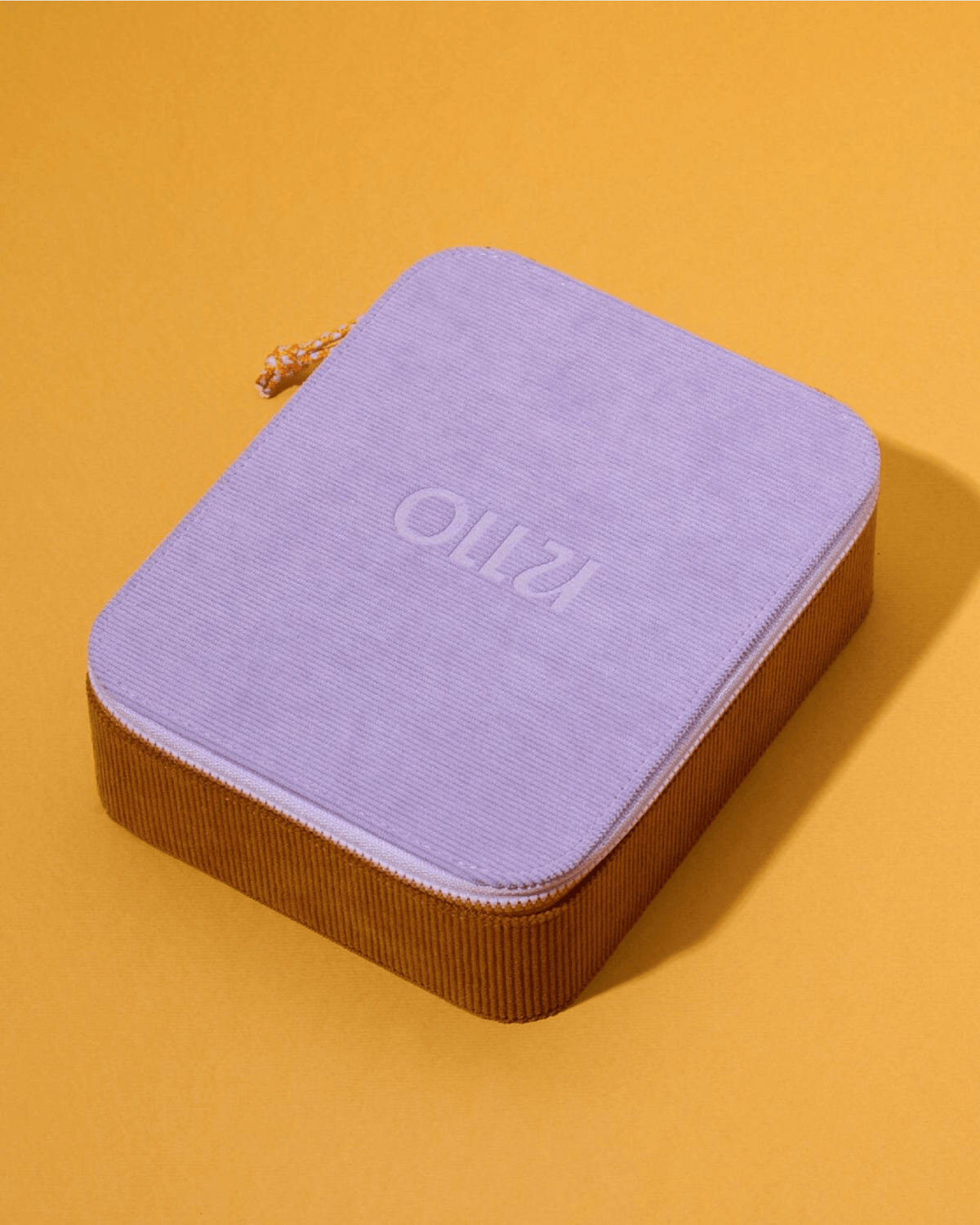 Ollu Trio frame holder, a tray for storing three pairs of glasses, view 2