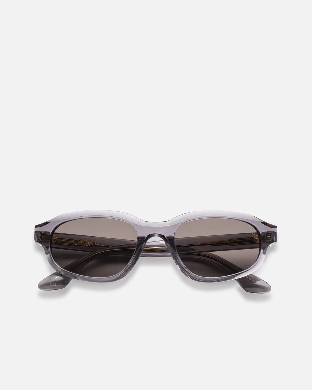 Agaté gray oval cat-eye sunglasses with black lenses, front view
